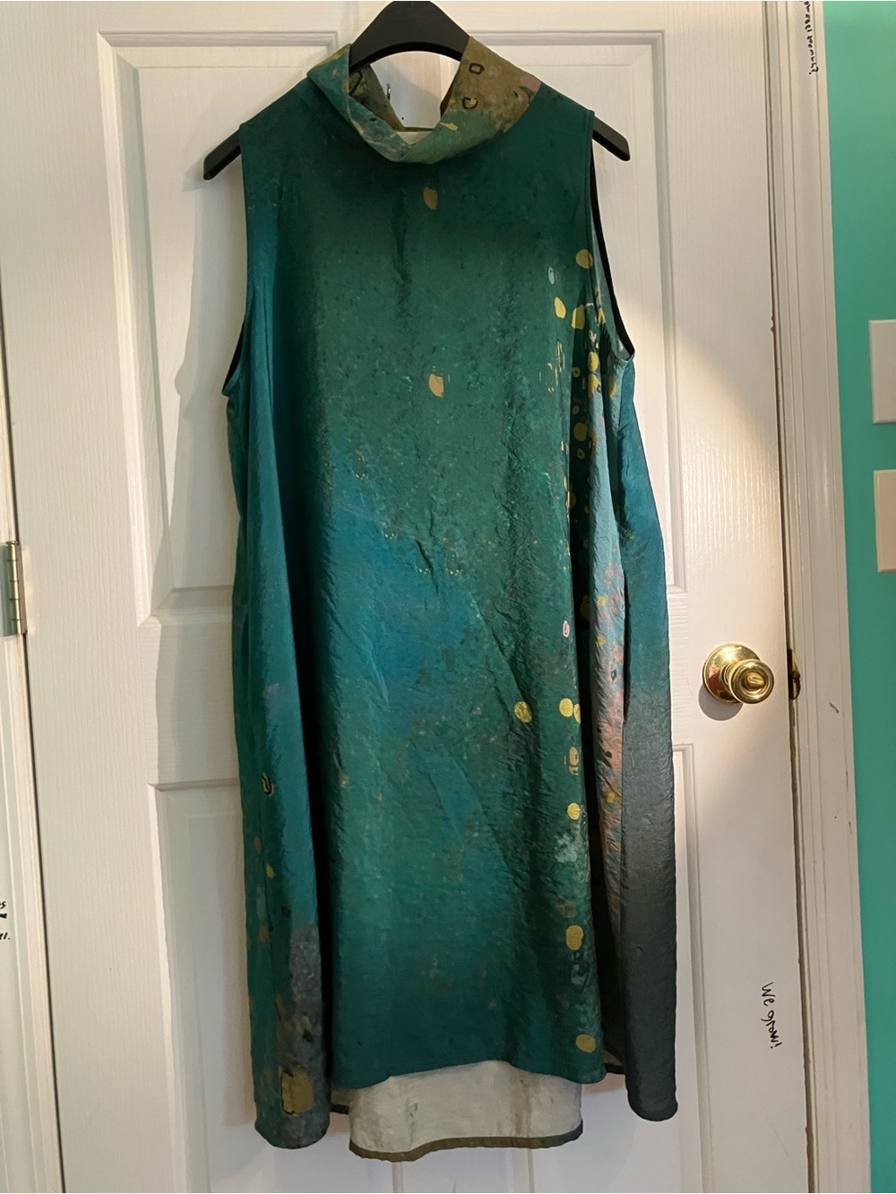 Sleeveless Teal Green Shift Dress with Subtle Gold Accents and Pockets